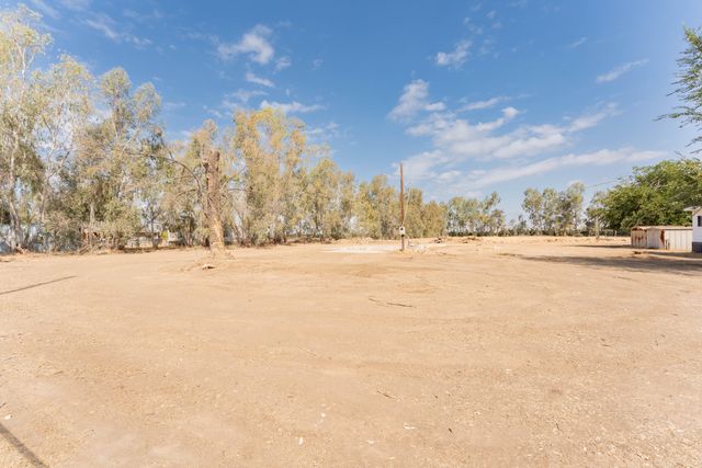 610 Hemlock Avenue, Porterville, CA 93257