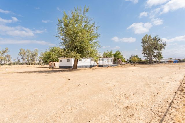 610 Hemlock Avenue, Porterville, CA 93257