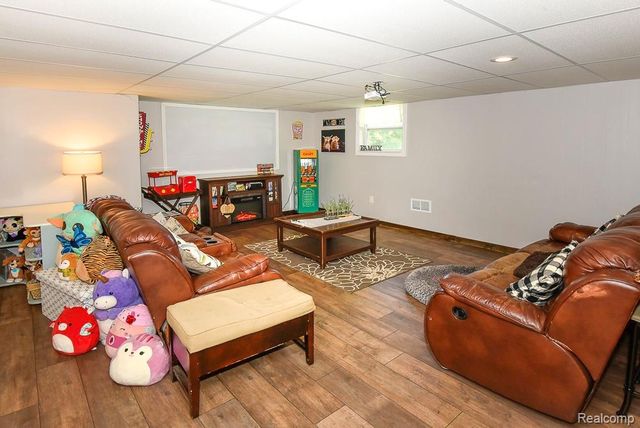 715 W Glass Road, Ortonville, MI 48462