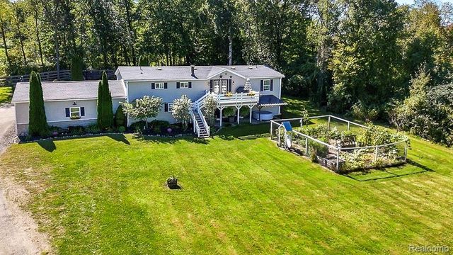 715 W Glass Road, Ortonville, MI 48462
