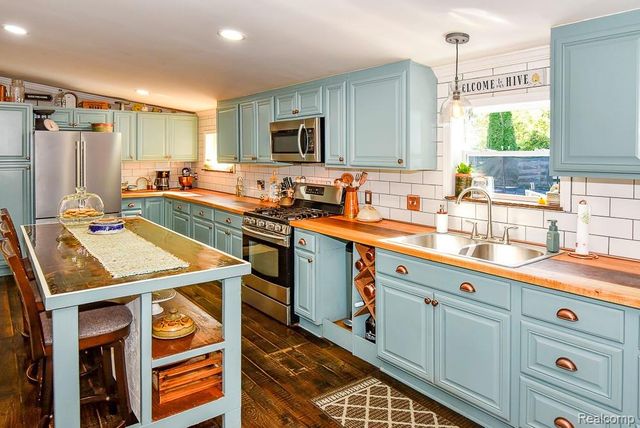715 W Glass Road, Ortonville, MI 48462
