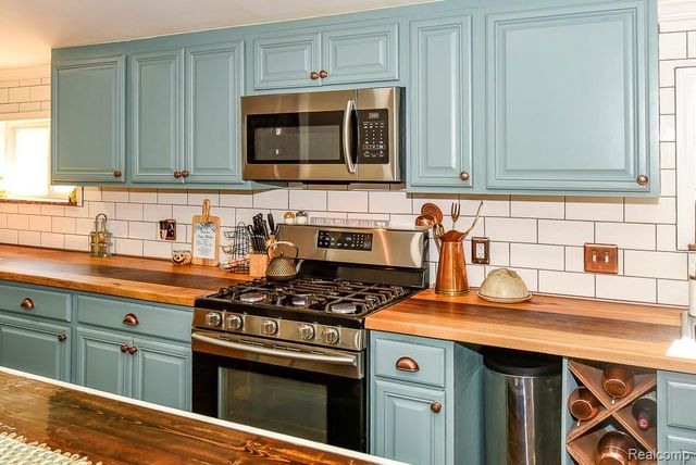 715 W Glass Road, Ortonville, MI 48462