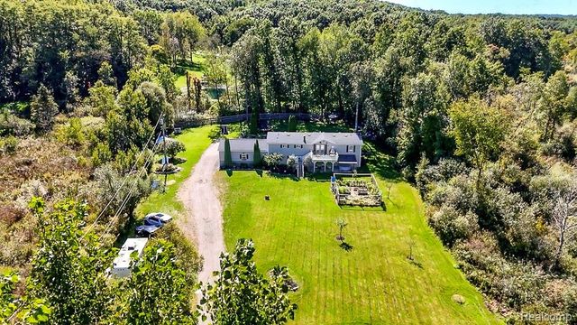 715 W Glass Road, Ortonville, MI 48462