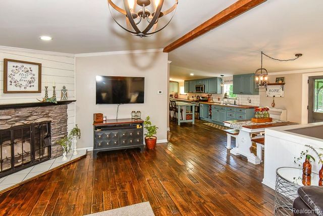 715 W Glass Road, Ortonville, MI 48462