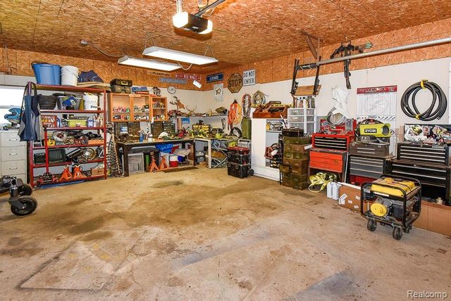 715 W Glass Road, Ortonville, MI 48462