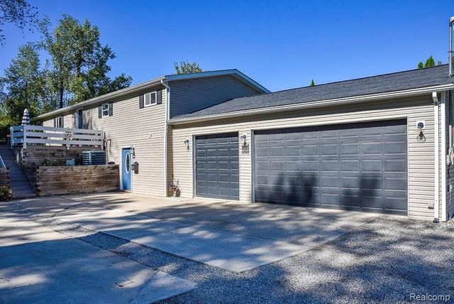 715 W Glass Road, Ortonville, MI 48462