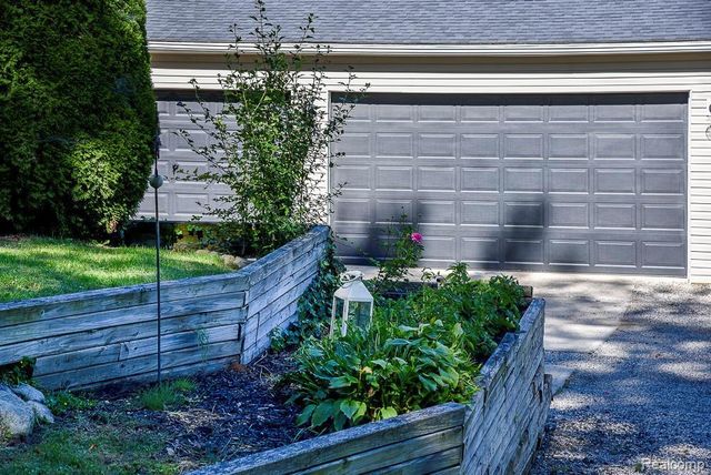 715 W Glass Road, Ortonville, MI 48462