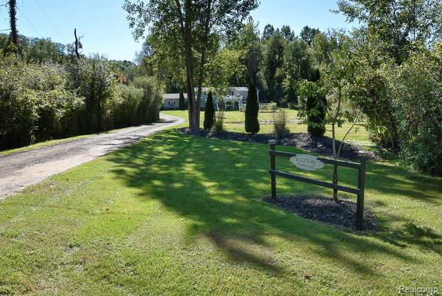 715 W Glass Road, Ortonville, MI 48462
