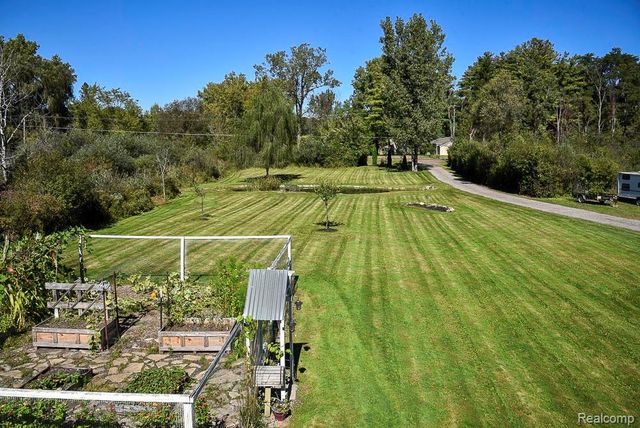 715 W Glass Road, Ortonville, MI 48462