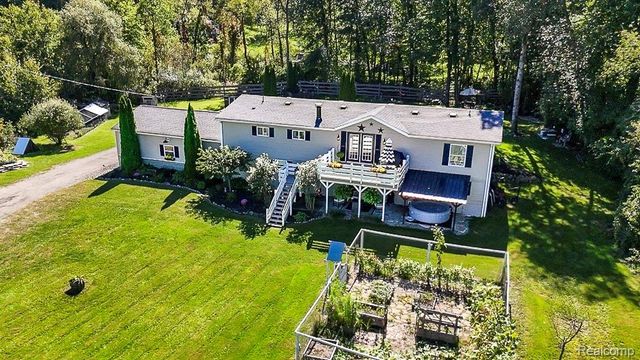 715 W Glass Road, Ortonville, MI 48462