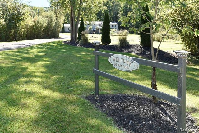 715 W Glass Road, Ortonville, MI 48462