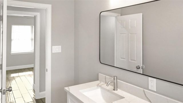 5739 Turtle Creek Road, Houston, TX 77017