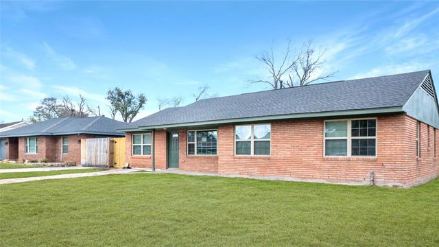 5739 Turtle Creek Road, Houston, TX 77017