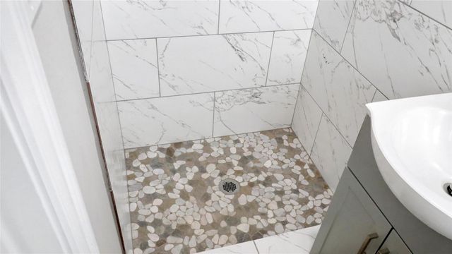 5739 Turtle Creek Road, Houston, TX 77017