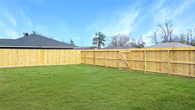 5739 Turtle Creek Road, Houston, TX 77017