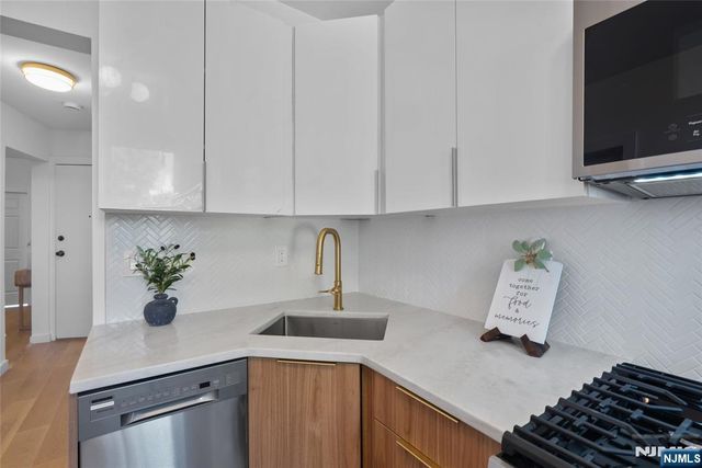 110 Maple 2, Weehawken, NJ 07086