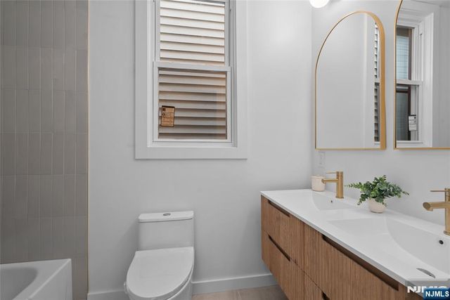 110 Maple 2, Weehawken, NJ 07086