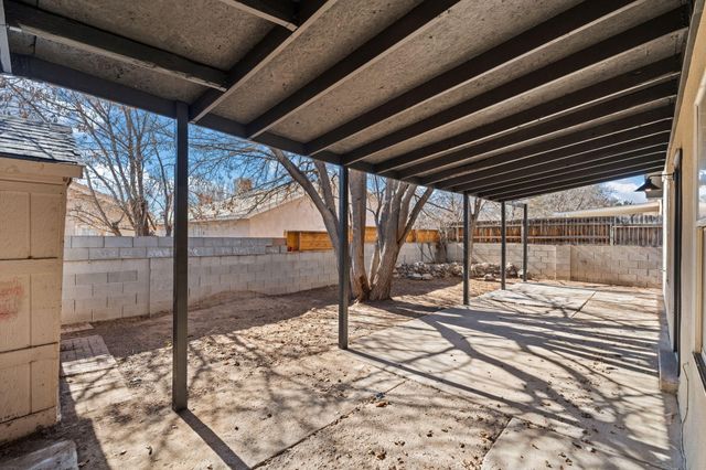 7616 Desert Canyon Place SW, Albuquerque, NM 87121