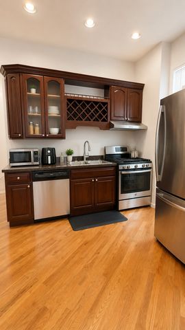 2148 W Erie Street 1, Chicago, IL 60622
