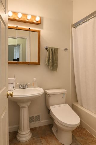 2148 W Erie Street 1, Chicago, IL 60622