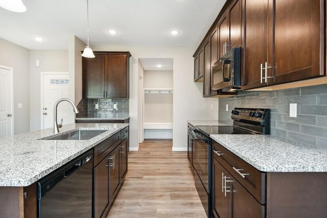 1313 N Maxine Avenue, Nixa, MO 65714