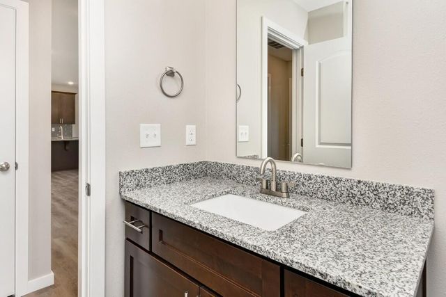 1313 N Maxine Avenue, Nixa, MO 65714