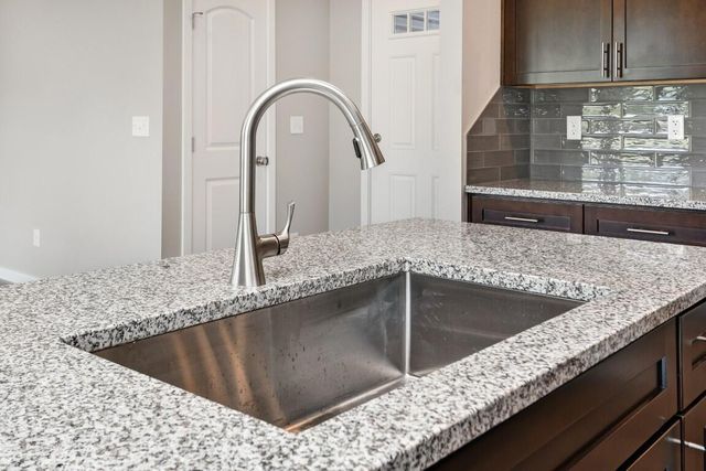 1313 N Maxine Avenue, Nixa, MO 65714