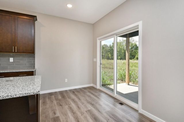 1313 N Maxine Avenue, Nixa, MO 65714