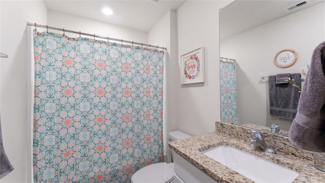 128 Barton Creek Drive, Huntsville, TX 77340