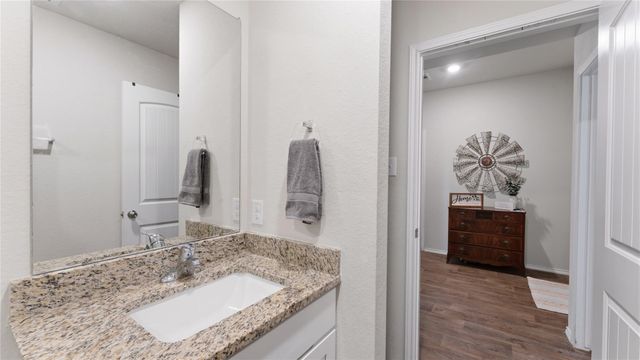 128 Barton Creek Drive, Huntsville, TX 77340