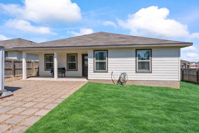 128 Barton Creek Drive, Huntsville, TX 77340