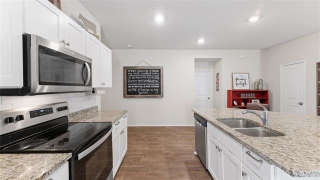 128 Barton Creek Drive, Huntsville, TX 77340