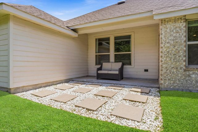 209 Emory Birch Drive, Montgomery, TX 77316