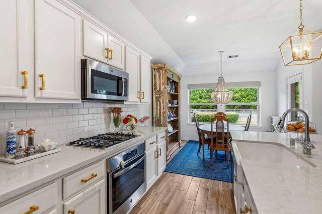 209 Emory Birch Drive, Montgomery, TX 77316