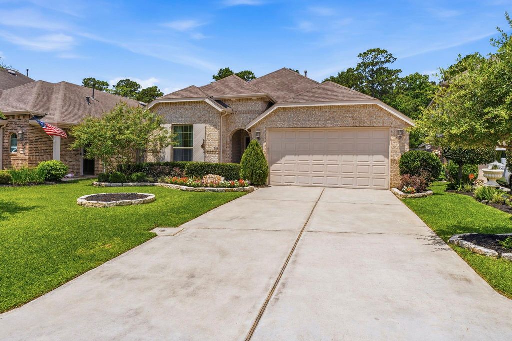 209 Emory Birch Drive, Montgomery, TX 77316
