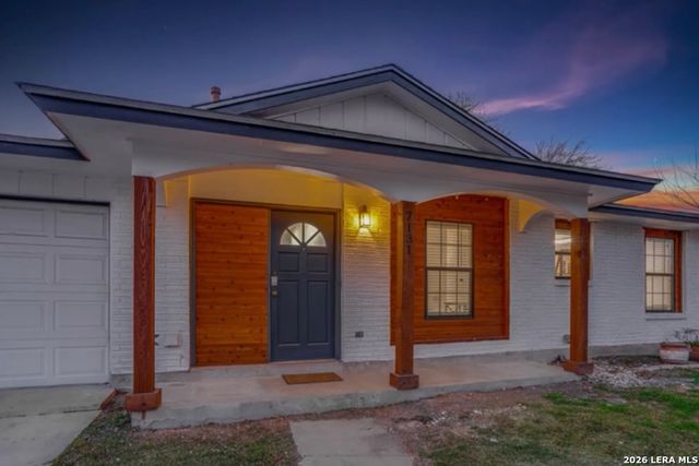 7131 Larksong St, Leon Valley, TX 78238