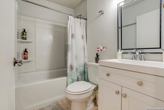 7131 Larksong St, Leon Valley, TX 78238