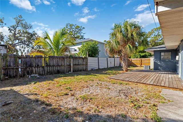 1011 14TH STREET W, Palmetto, FL 34221