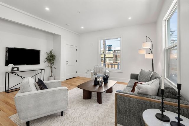 151 Townsend 2, Boston, MA 02121