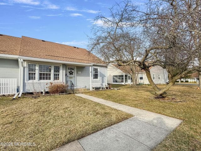 161A Parkway Drive A, Freehold, NJ 07728