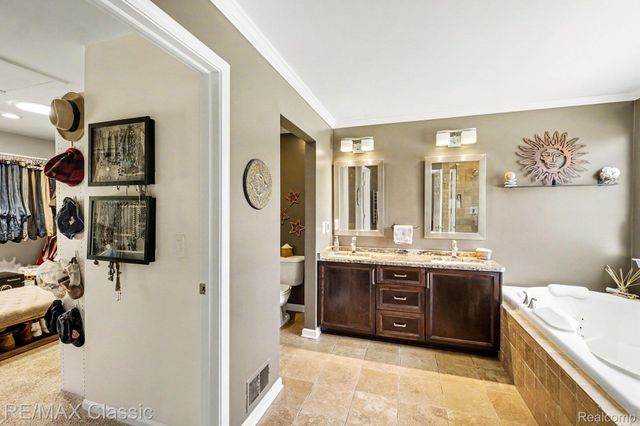 54853 Walnut Drive, Lyon Charter Township, MI 48165