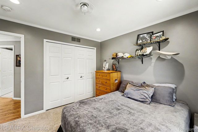 54853 Walnut Drive, Lyon Charter Township, MI 48165