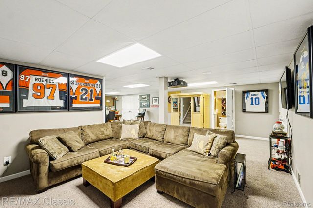54853 Walnut Drive, Lyon Charter Township, MI 48165