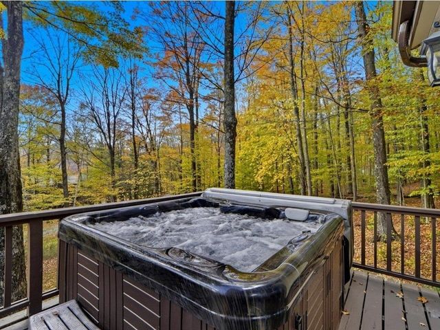 185 Maple Road, Stowe, VT 05672