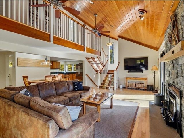 185 Maple Road, Stowe, VT 05672