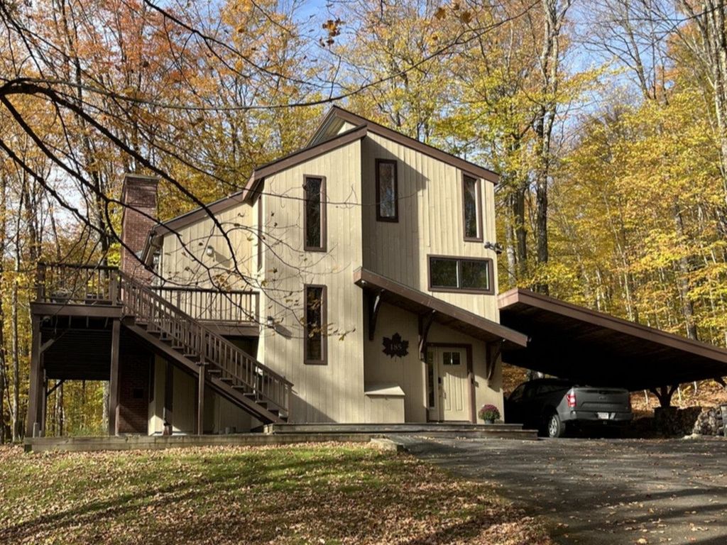 185 Maple Road, Stowe, VT 05672