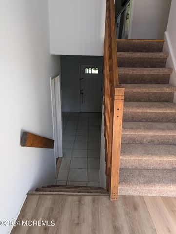 20 Silvers Road, Marlboro, NJ 07746