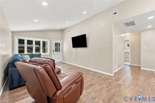 2912 Bensley Rd, North Chesterfield, VA 23237