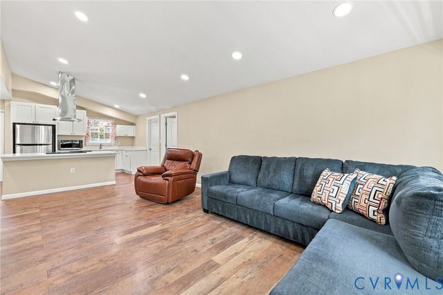 2912 Bensley Rd, North Chesterfield, VA 23237