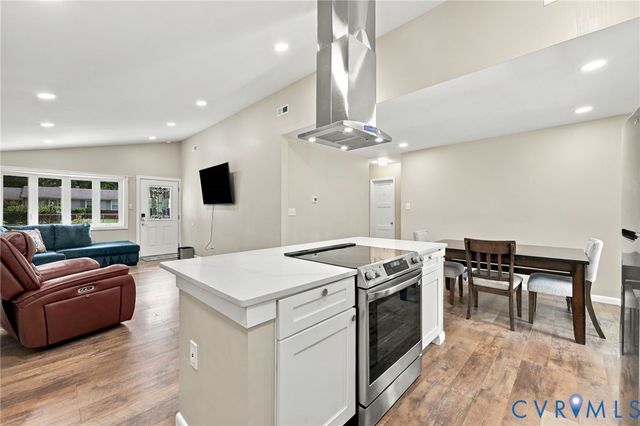 2912 Bensley Rd, North Chesterfield, VA 23237
